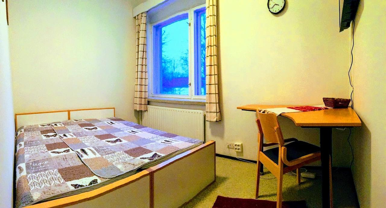 Vanha Koulu Hostal Monola